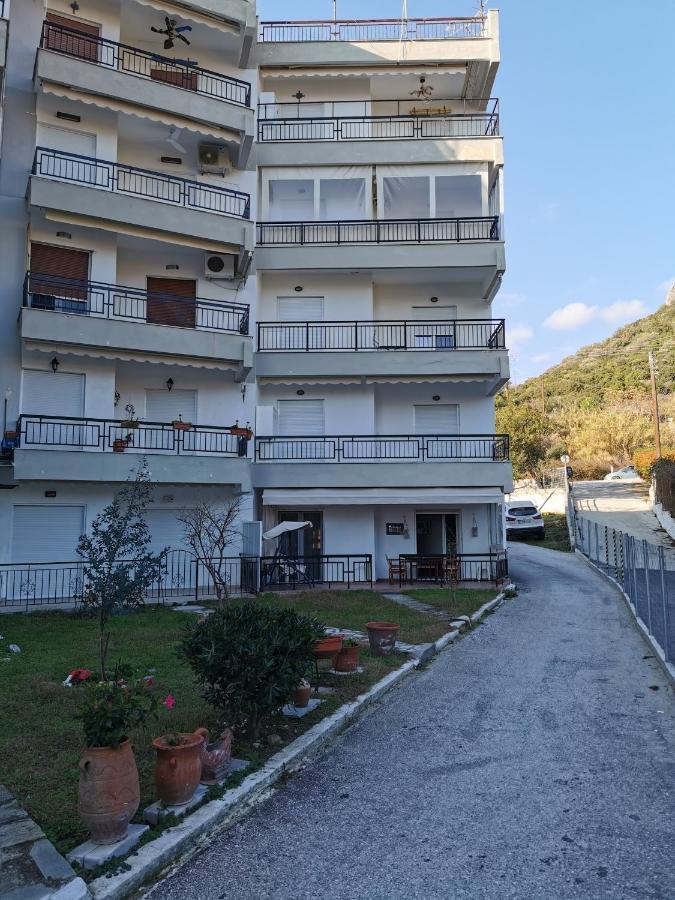Nia'S Apartment By The Sea Nea Iraklitsa エクステリア 写真